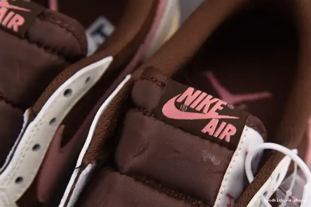 Rep AJ 1 OG SP x Scott DZ4137-206 Travis Low 0617